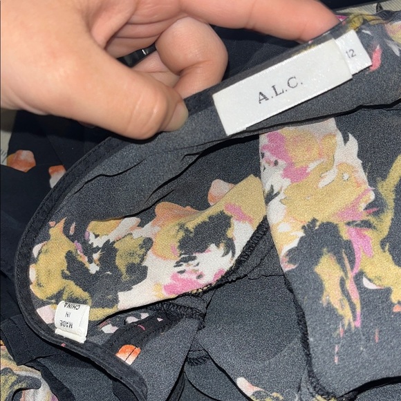 ALC 100% Silk Floral One Shoulder Floral Blouse Size 12 - Picture 9 of 10